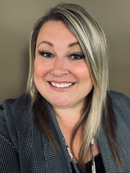 Jenny McFadden, DCA from Wisconsin, recipient of 2024 Rising Star Award