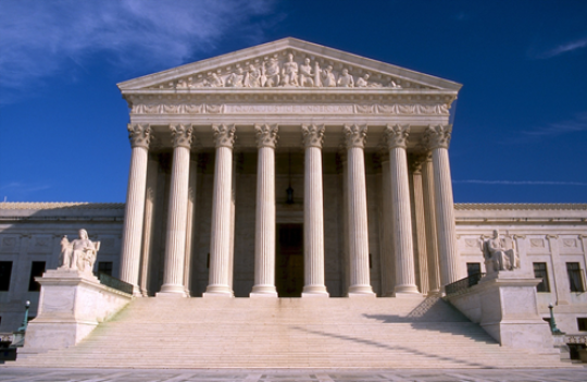 image of generic courthouse steps and front exterior